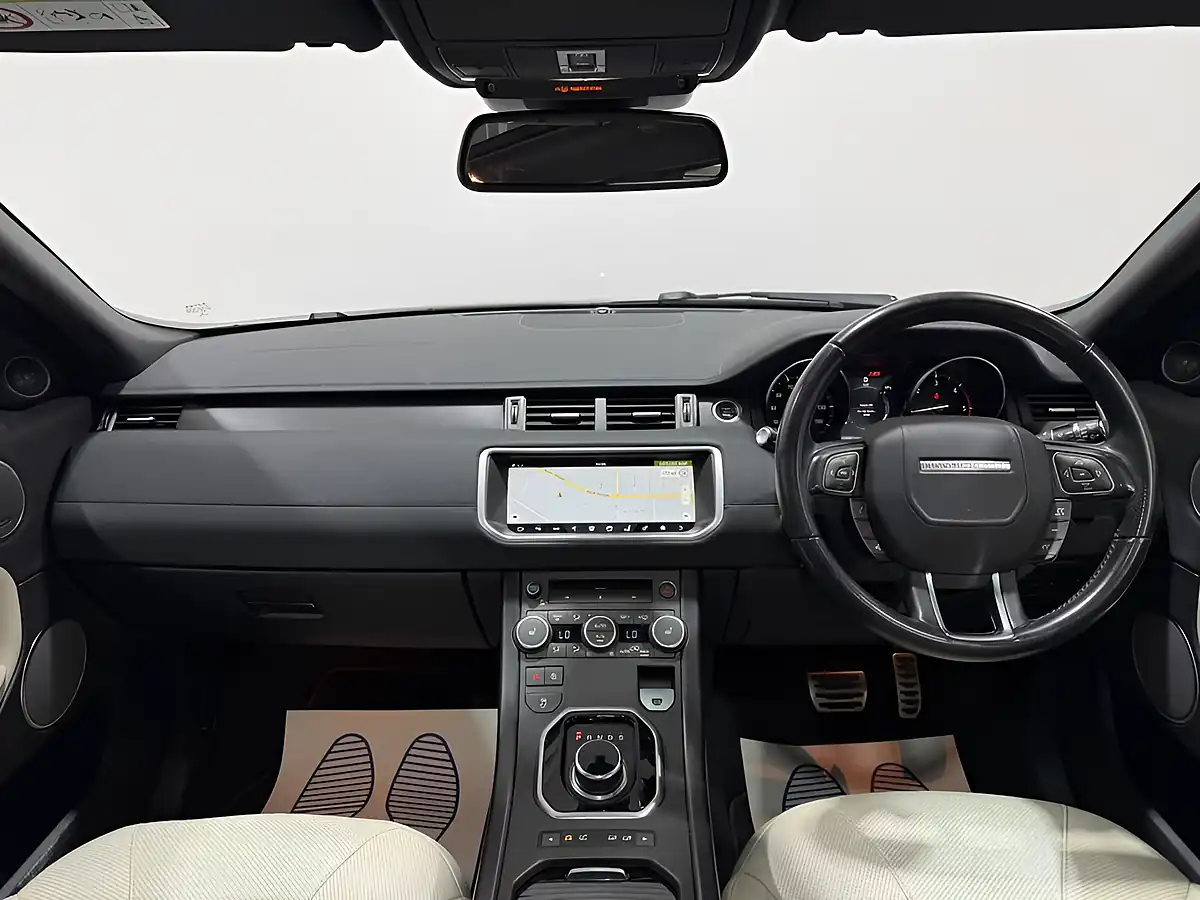 Used 2018 Land Rover Range Rover Evoque Hse Dynamic Grey - Interior and Exterior details 3