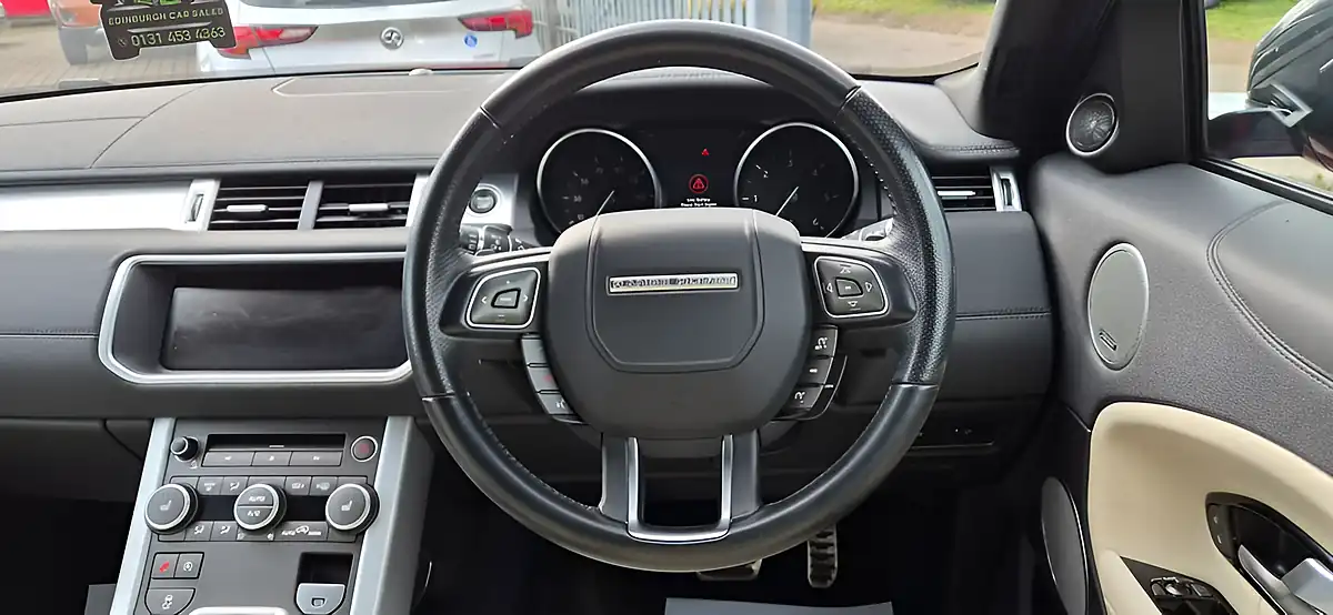 Used 2018 Land Rover Range Rover Evoque Hse Dynamic Red - Interior and Exterior details 10