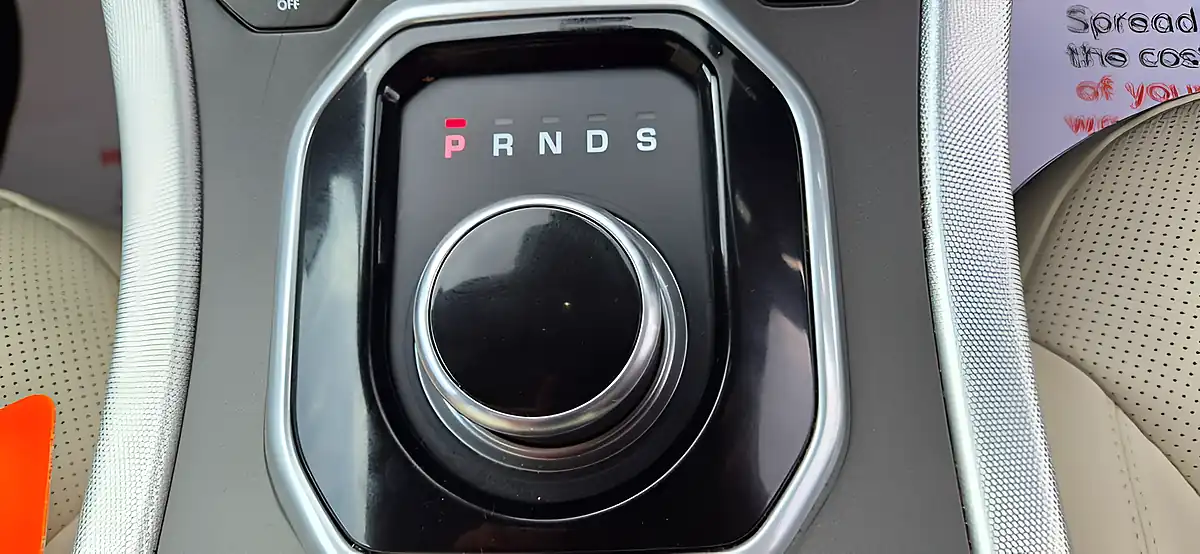 Used 2018 Land Rover Range Rover Evoque Hse Dynamic Red - Interior and Exterior details 12