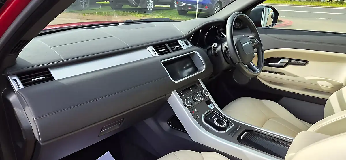 Used 2018 Land Rover Range Rover Evoque Hse Dynamic Red - Interior and Exterior details 17