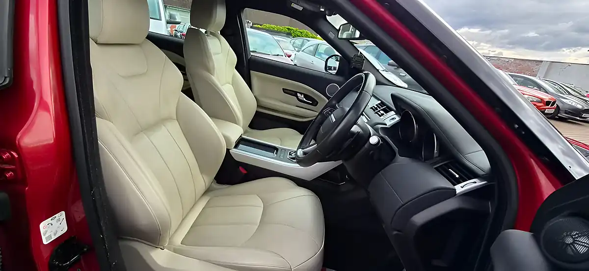 Used 2018 Land Rover Range Rover Evoque Hse Dynamic Red - Interior and Exterior details 7
