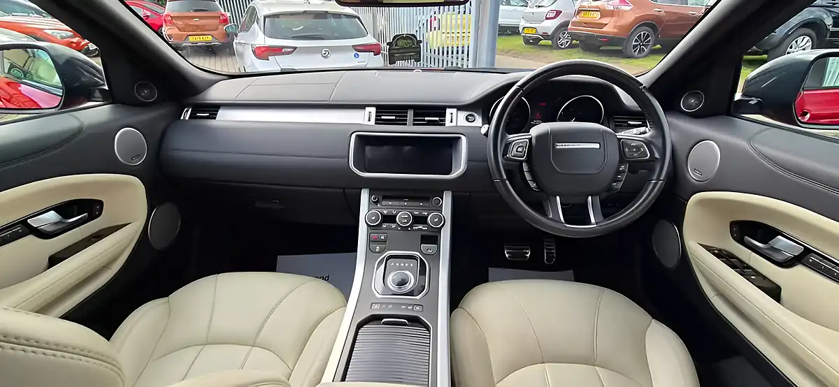 Used 2018 Land Rover Range Rover Evoque Hse Dynamic Red - Interior and Exterior details 9