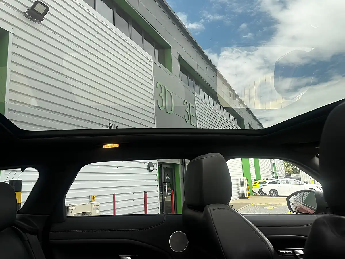 Used 2018 Land Rover Range Rover Evoque Hse Dynamic Red - Interior and Exterior details 11