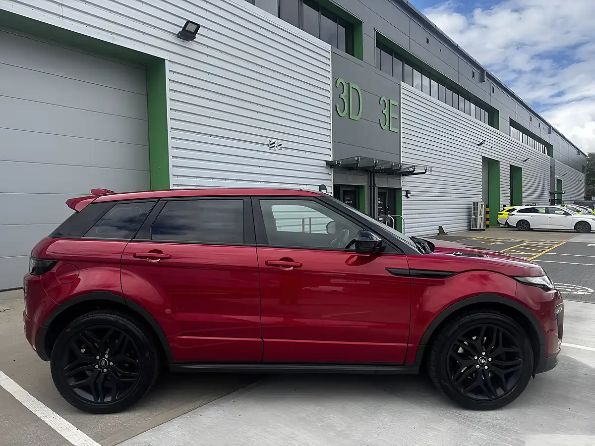 Used 2018 Land Rover Range Rover Evoque Hse Dynamic Red - Interior and Exterior details 9