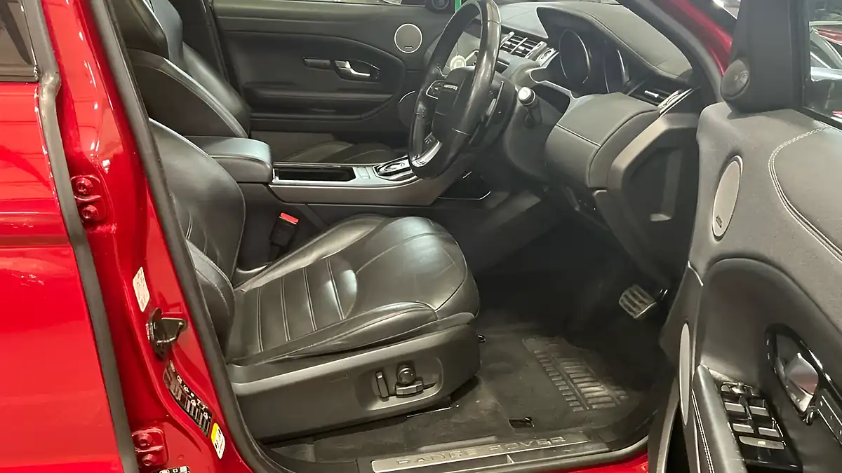 Used 2018 Land Rover Range Rover Evoque Hse Dynamic Red - Interior and Exterior details 16