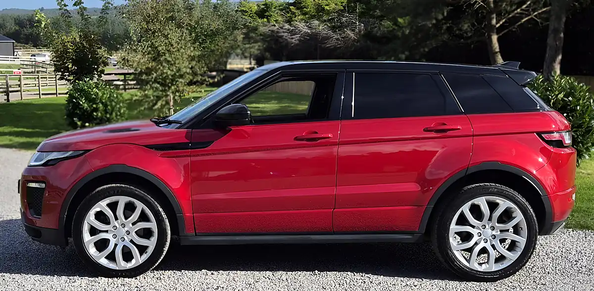 Used 2018 Land Rover Range Rover Evoque Hse Dynamic Red - Interior and Exterior details 5