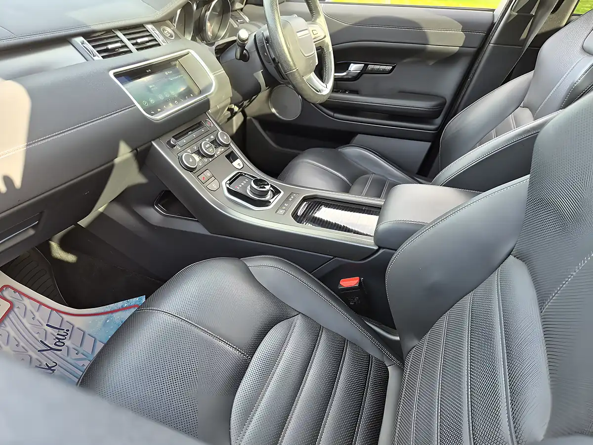 Used 2018 Land Rover Range Rover Evoque Hse Dynamic Red - Interior and Exterior details 8