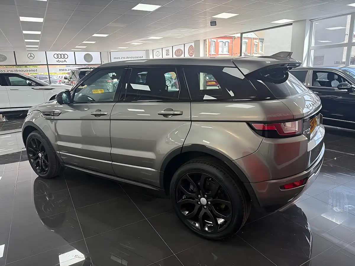 Used 2018 Land Rover Range Rover Evoque Hse Dynamic Silver - Interior and Exterior details 11