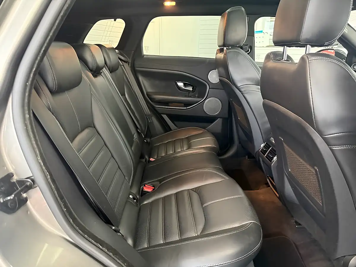 Used 2018 Land Rover Range Rover Evoque Hse Dynamic Silver - Interior and Exterior details 5