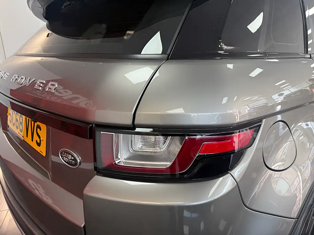 Used 2018 Land Rover Range Rover Evoque Hse Dynamic Silver - Interior and Exterior details 8