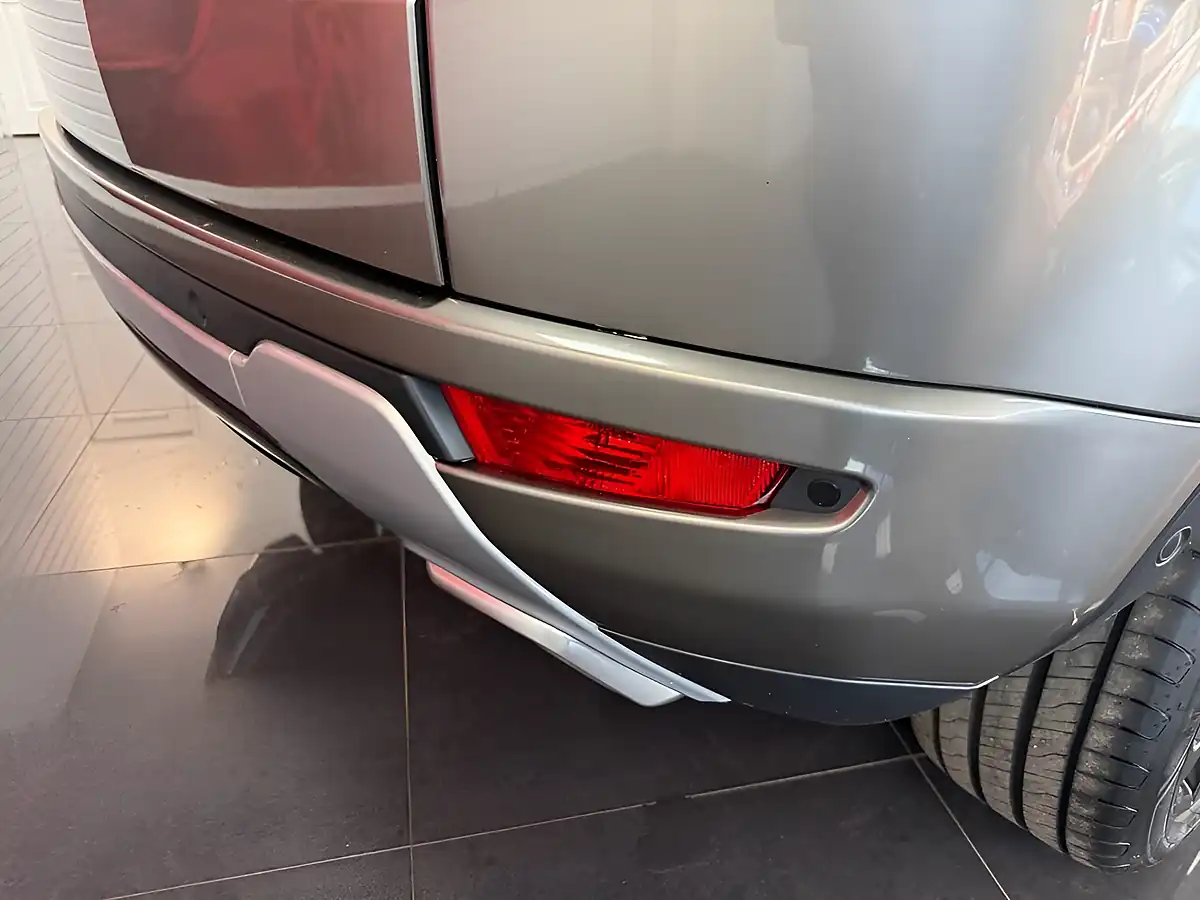 Used 2018 Land Rover Range Rover Evoque Hse Dynamic Silver - Interior and Exterior details 9