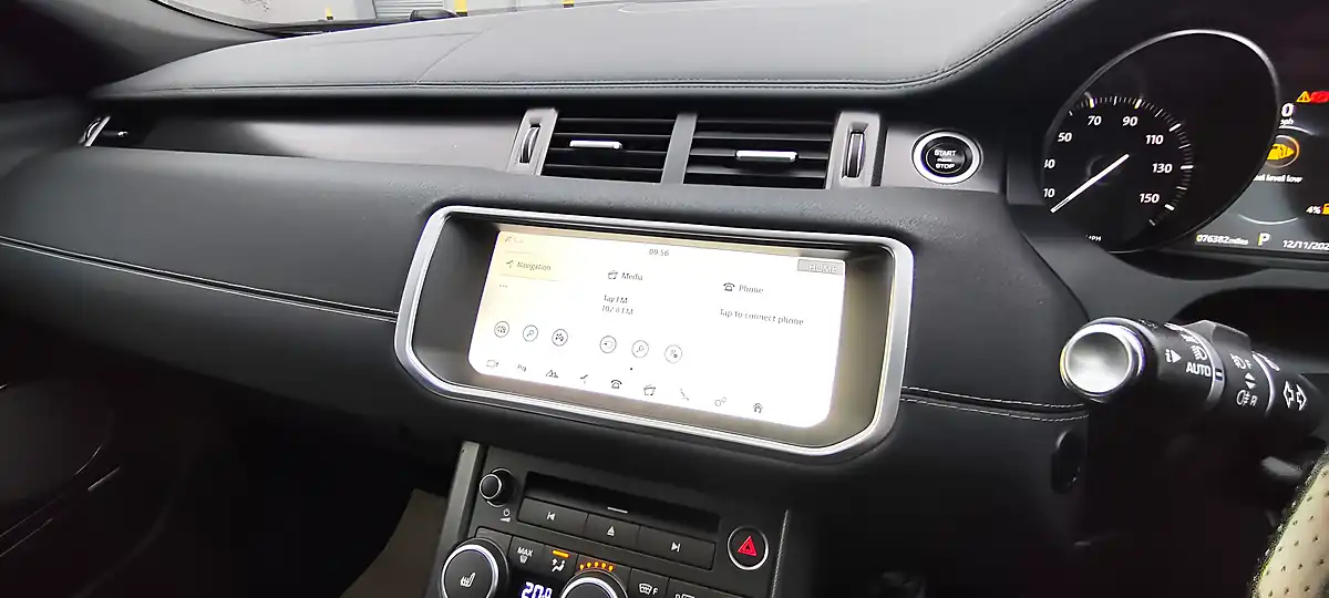Used 2018 Land Rover Range Rover Evoque Hse Dynamic Silver - Interior and Exterior details 18
