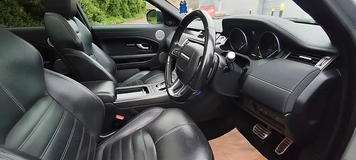 Used 2018 Land Rover Range Rover Evoque Hse Dynamic Silver - Interior and Exterior details 9
