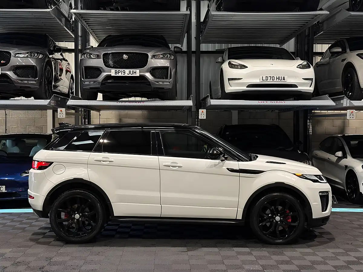 Used 2018 Land Rover Range Rover Evoque Hse Dynamic White - Interior and Exterior details 10