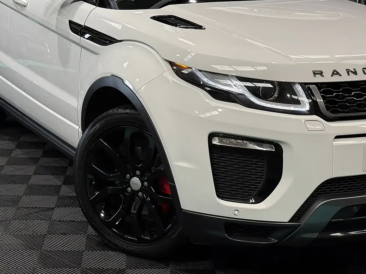 Used 2018 Land Rover Range Rover Evoque Hse Dynamic White - Interior and Exterior details 11