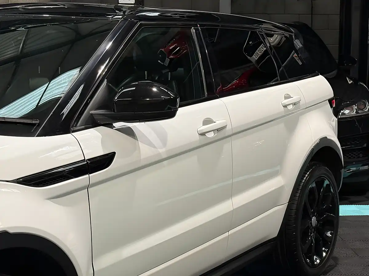 Used 2018 Land Rover Range Rover Evoque Hse Dynamic White - Interior and Exterior details 14