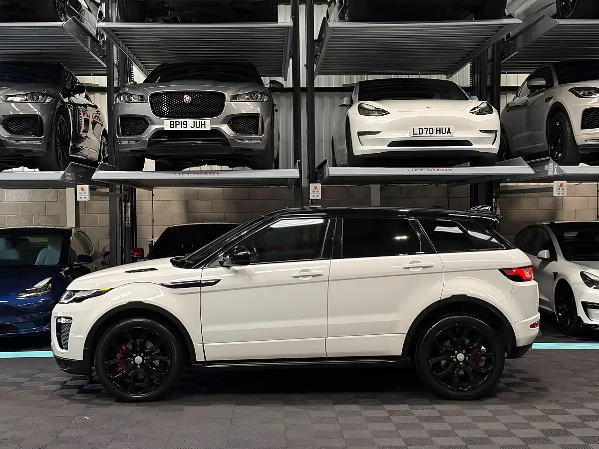 Used 2018 Land Rover Range Rover Evoque Hse Dynamic White - Interior and Exterior details 6