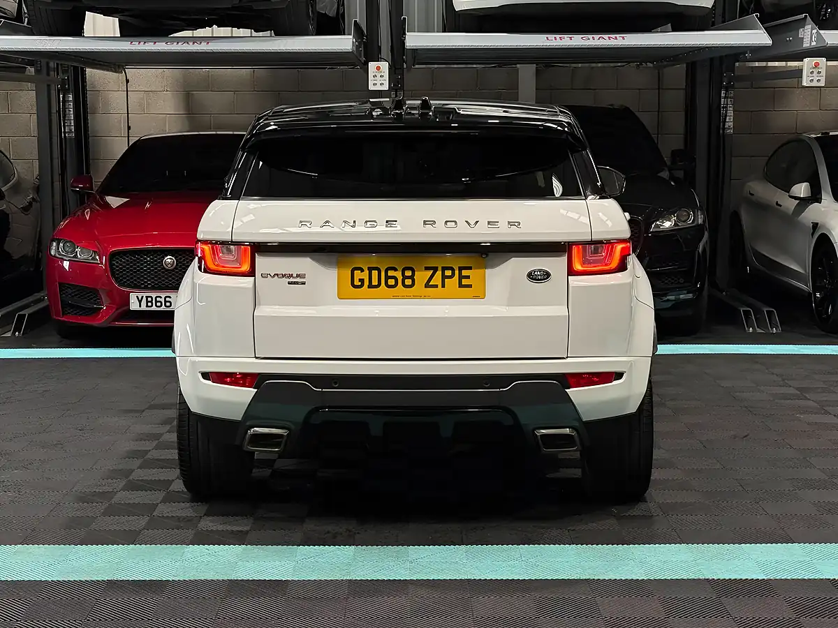 Used 2018 Land Rover Range Rover Evoque Hse Dynamic White - Interior and Exterior details 8