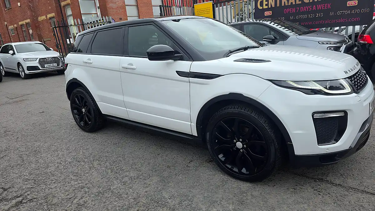 Used 2018 Land Rover Range Rover Evoque Hse Dynamic White - Front View