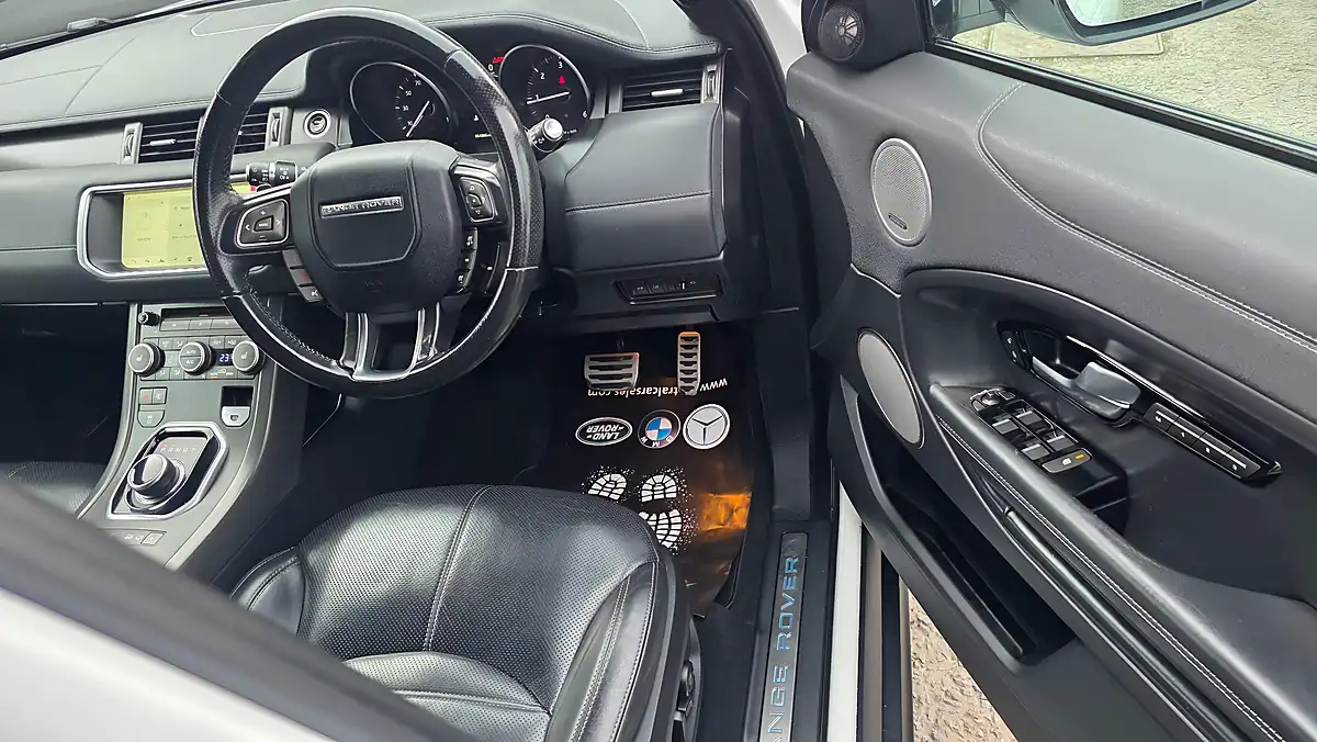 Used 2018 Land Rover Range Rover Evoque Hse Dynamic White - Interior and Exterior details 10