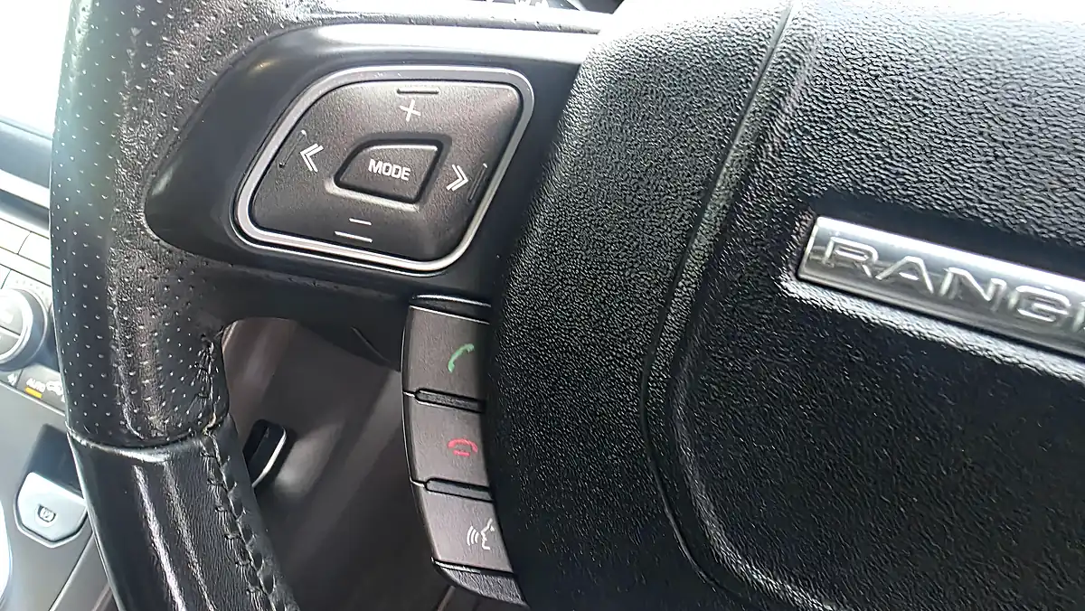 Used 2018 Land Rover Range Rover Evoque Hse Dynamic White - Interior and Exterior details 11