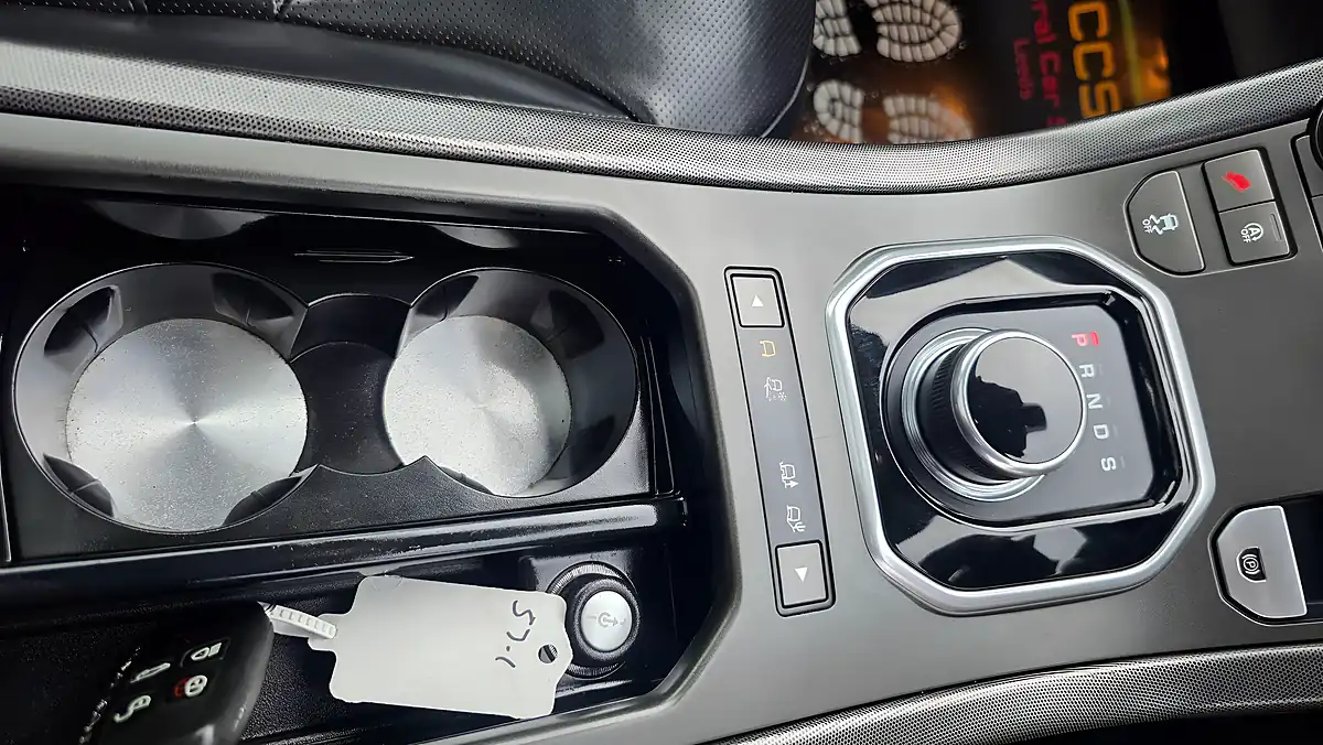 Used 2018 Land Rover Range Rover Evoque Hse Dynamic White - Interior and Exterior details 15