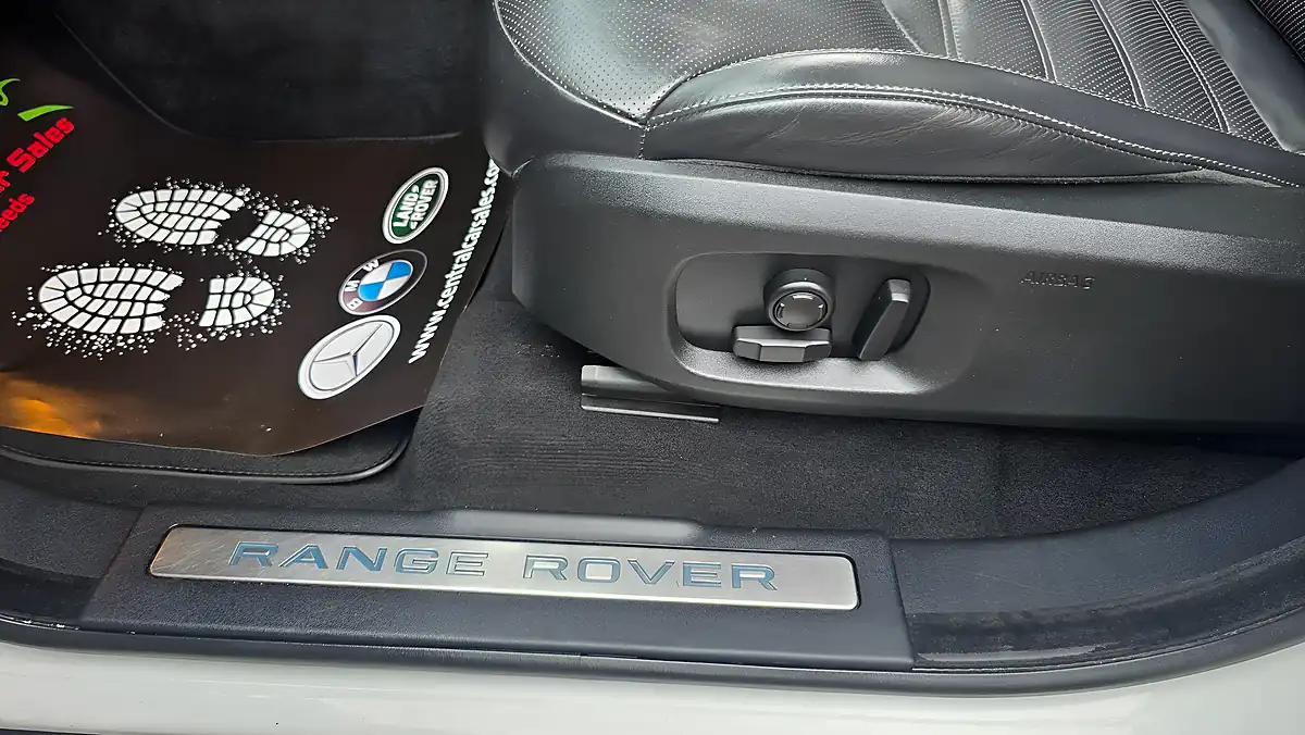 Used 2018 Land Rover Range Rover Evoque Hse Dynamic White - Interior and Exterior details 17