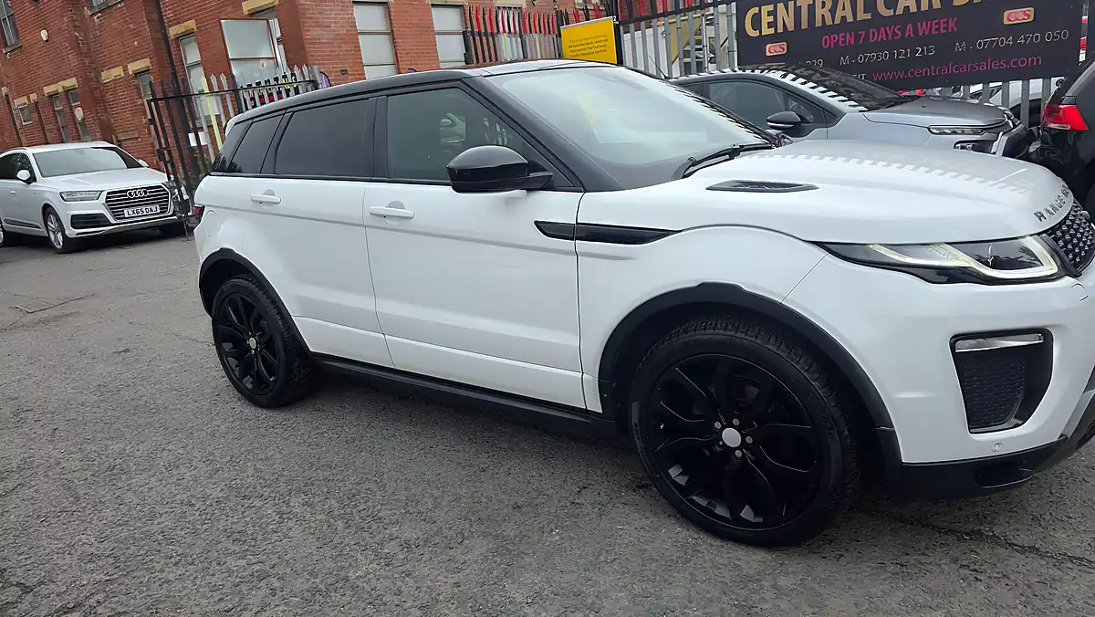 Used 2018 Land Rover Range Rover Evoque Hse Dynamic White - Interior and Exterior details 4