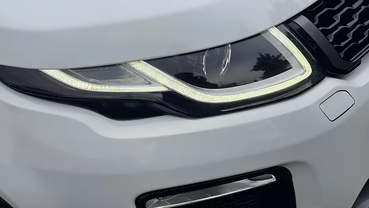 Used 2018 Land Rover Range Rover Evoque Hse Dynamic White - Interior and Exterior details 7