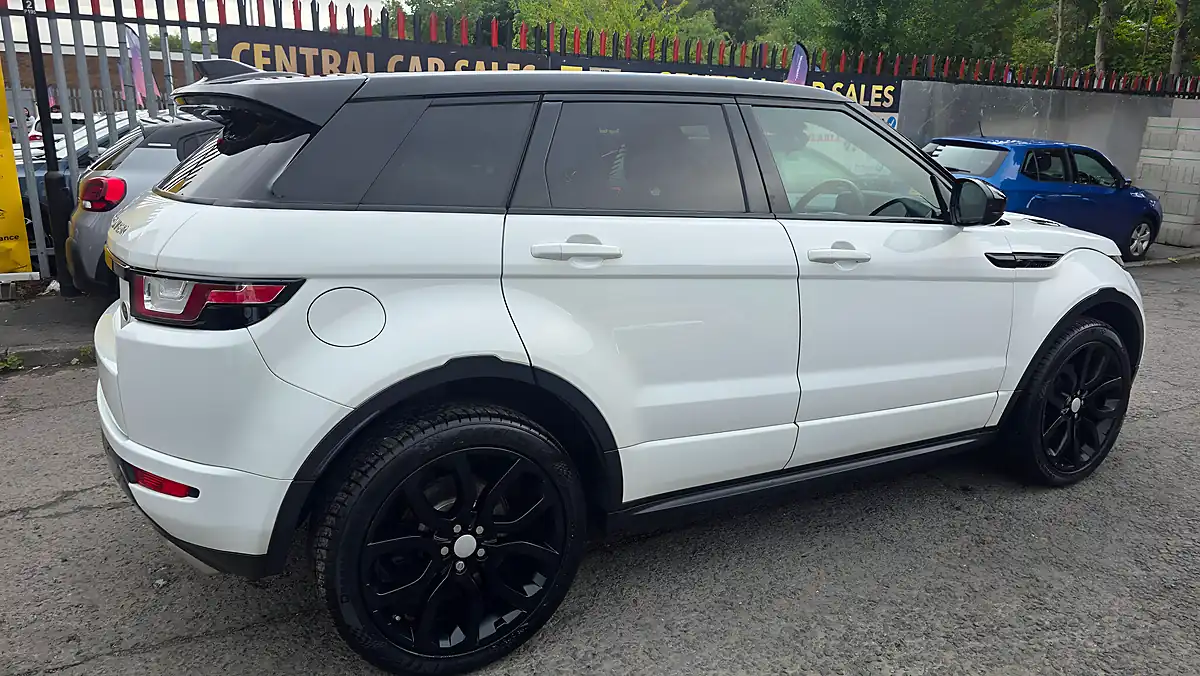 Used 2018 Land Rover Range Rover Evoque Hse Dynamic White - Interior and Exterior details 9