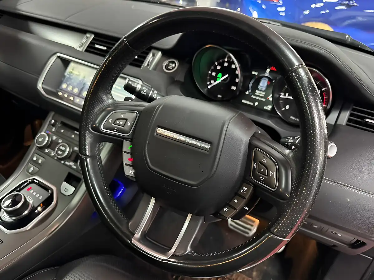 Used 2018 Land Rover Range Rover Evoque Hse Dynamic White - Interior and Exterior details 14