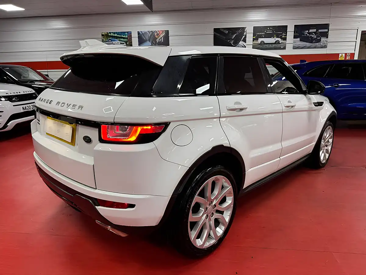 Used 2018 Land Rover Range Rover Evoque Hse Dynamic White - Interior and Exterior details 5