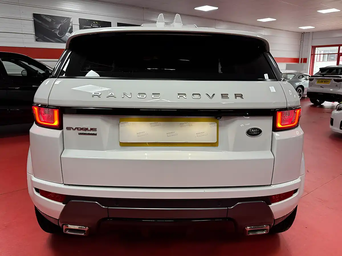 Used 2018 Land Rover Range Rover Evoque Hse Dynamic White - Interior and Exterior details 7