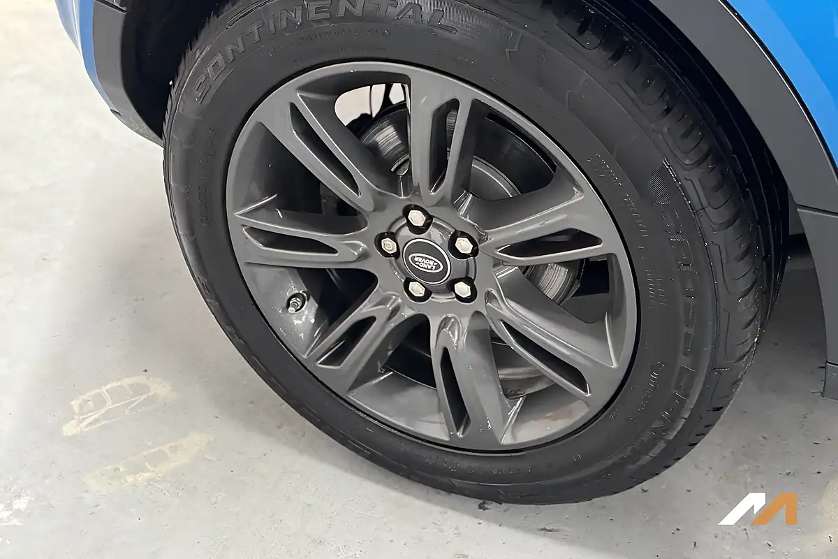 Used 2018 Land Rover Range Rover Evoque Landmark Blue - Interior and Exterior details 11
