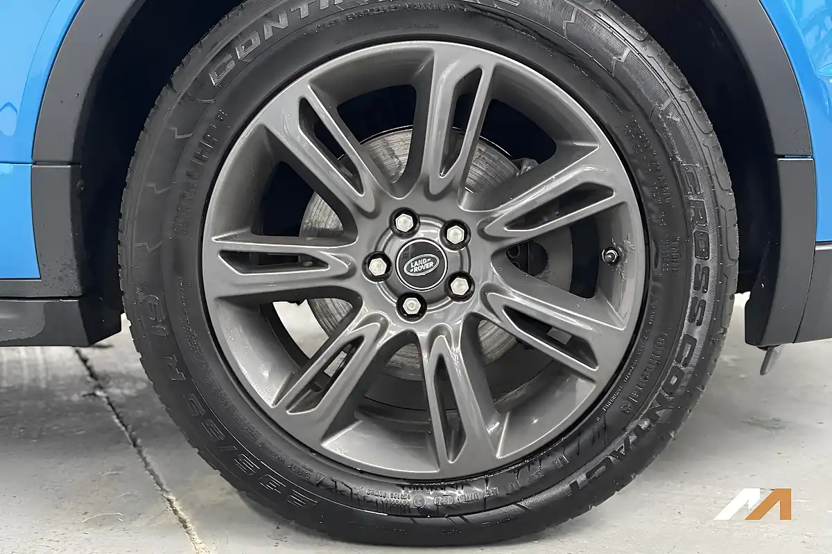 Used 2018 Land Rover Range Rover Evoque Landmark Blue - Interior and Exterior details 12