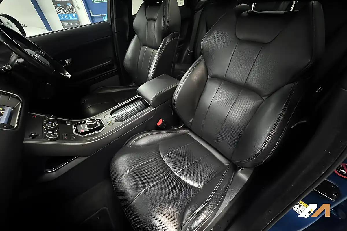 Used 2018 Land Rover Range Rover Evoque Landmark Blue - Interior and Exterior details 16