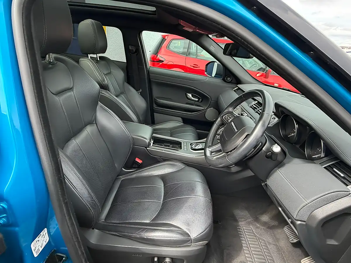 Used 2018 Land Rover Range Rover Evoque Landmark Blue - Interior and Exterior details 10