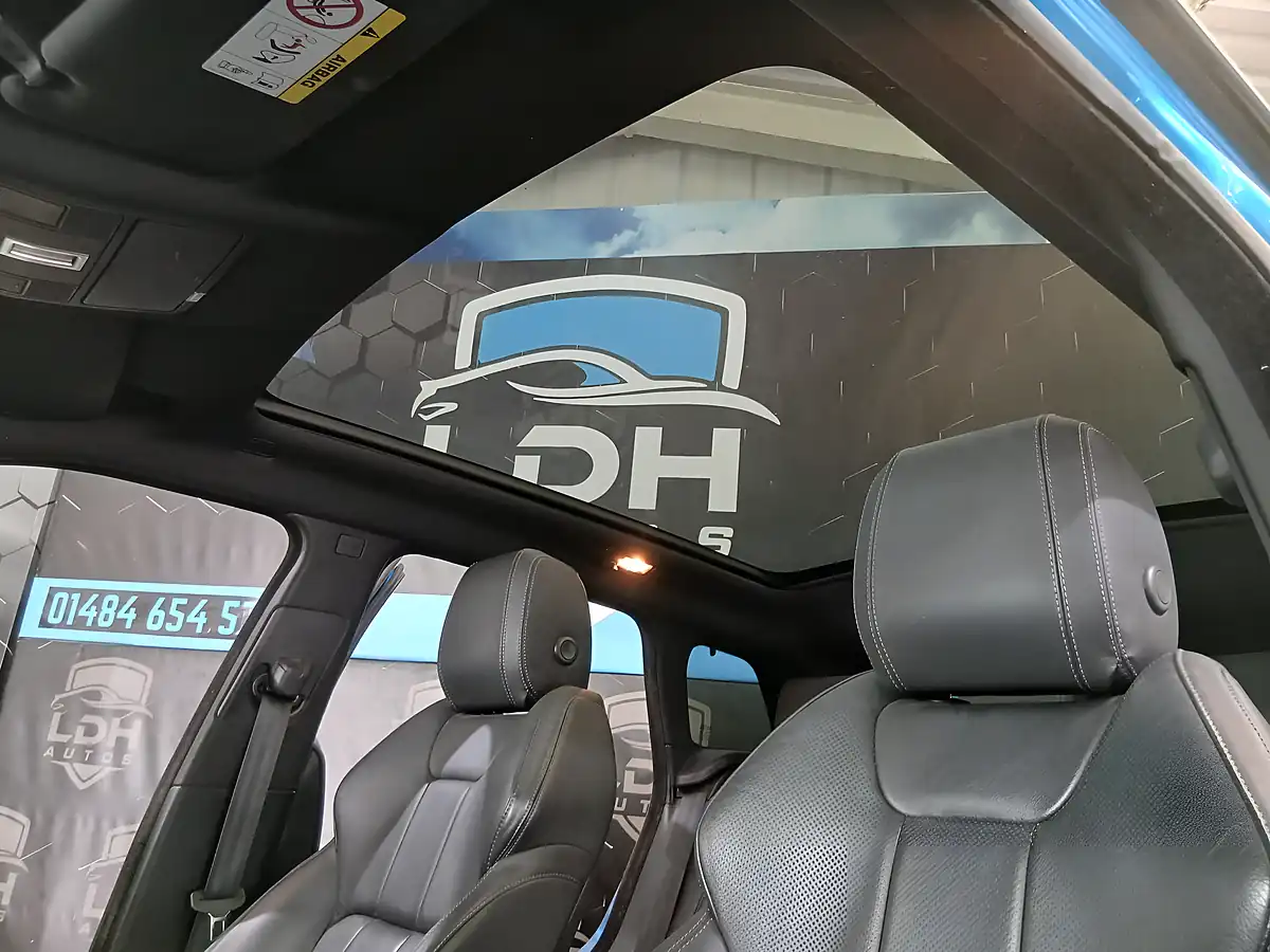 Used 2018 Land Rover Range Rover Evoque Landmark Blue - Interior and Exterior details 12