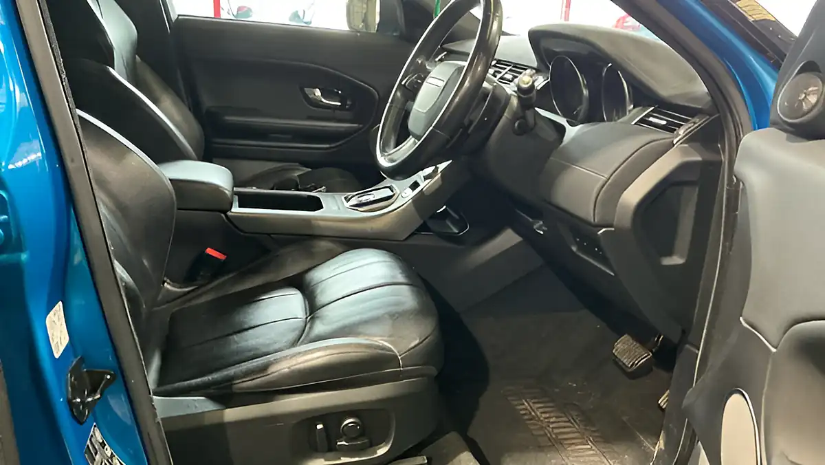 Used 2018 Land Rover Range Rover Evoque Landmark Blue - Interior and Exterior details 10