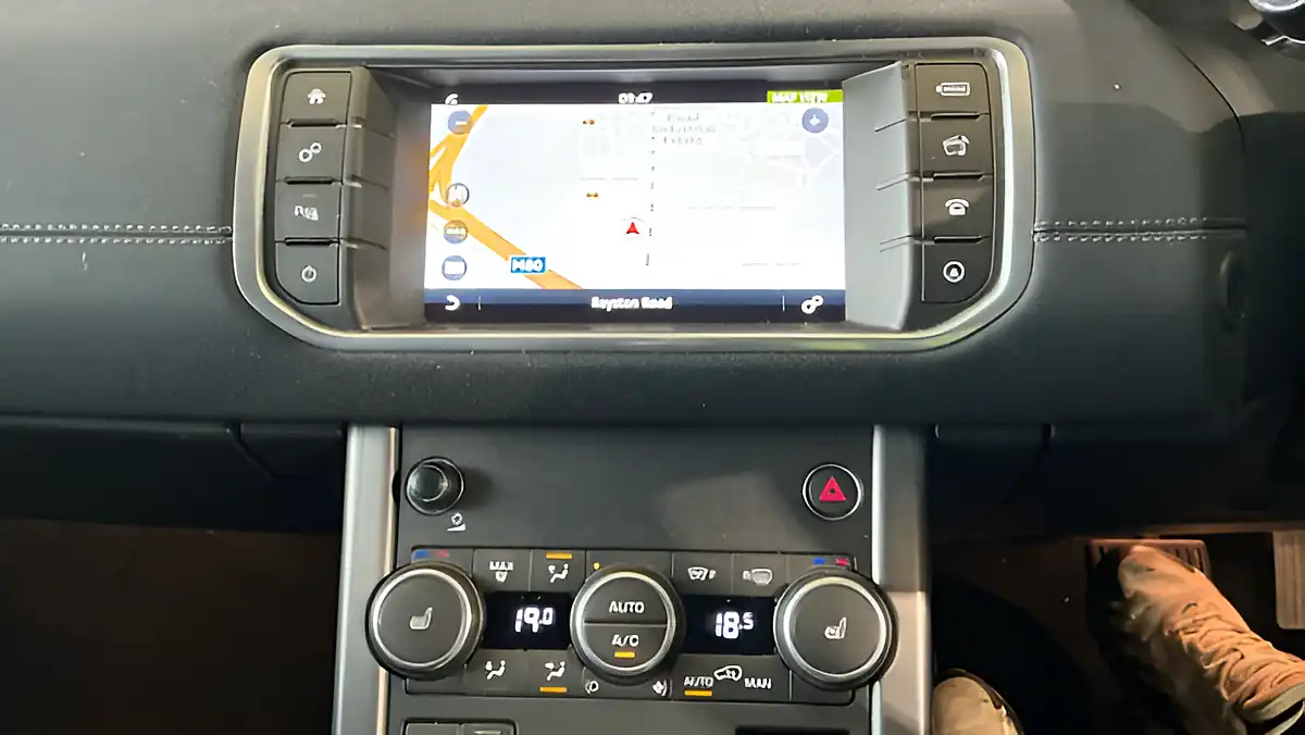 Used 2018 Land Rover Range Rover Evoque Landmark Blue - Interior and Exterior details 11