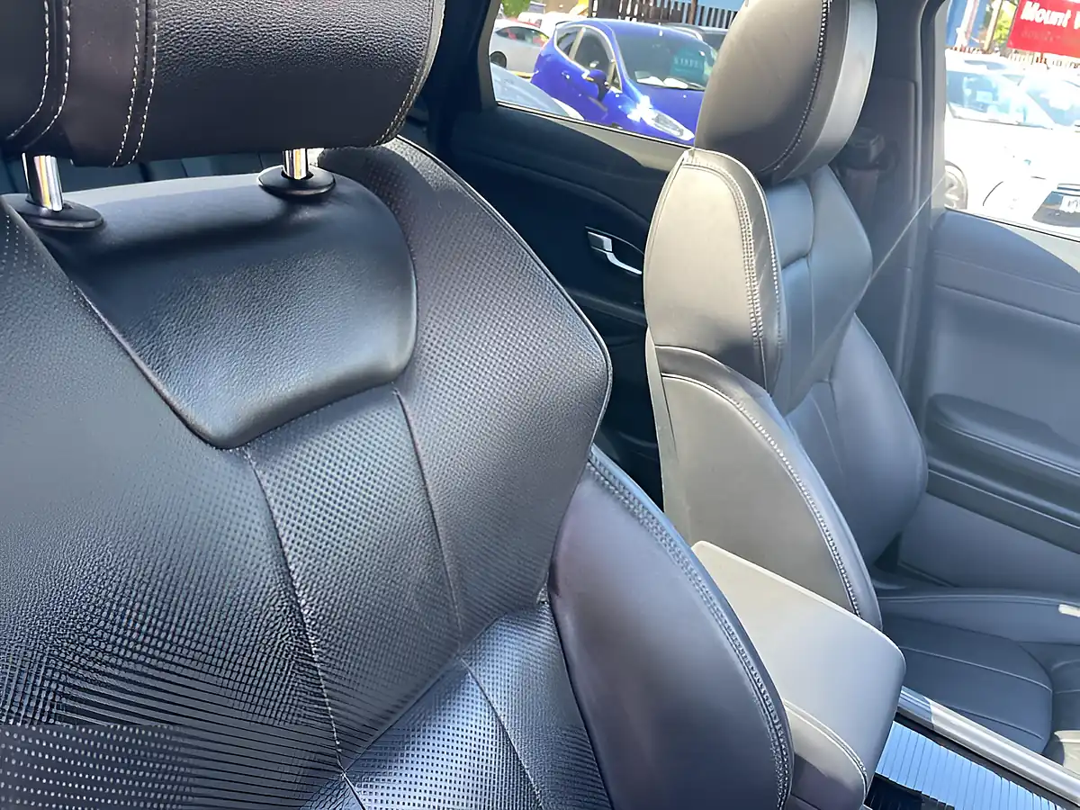 Used 2018 Land Rover Range Rover Evoque Landmark Blue - Interior and Exterior details 14
