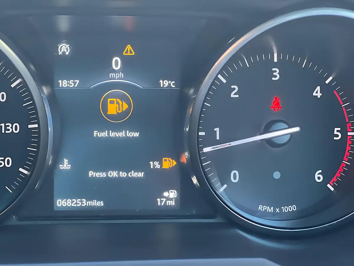 Used 2018 Land Rover Range Rover Evoque Landmark Grey - Interior and Exterior details 16