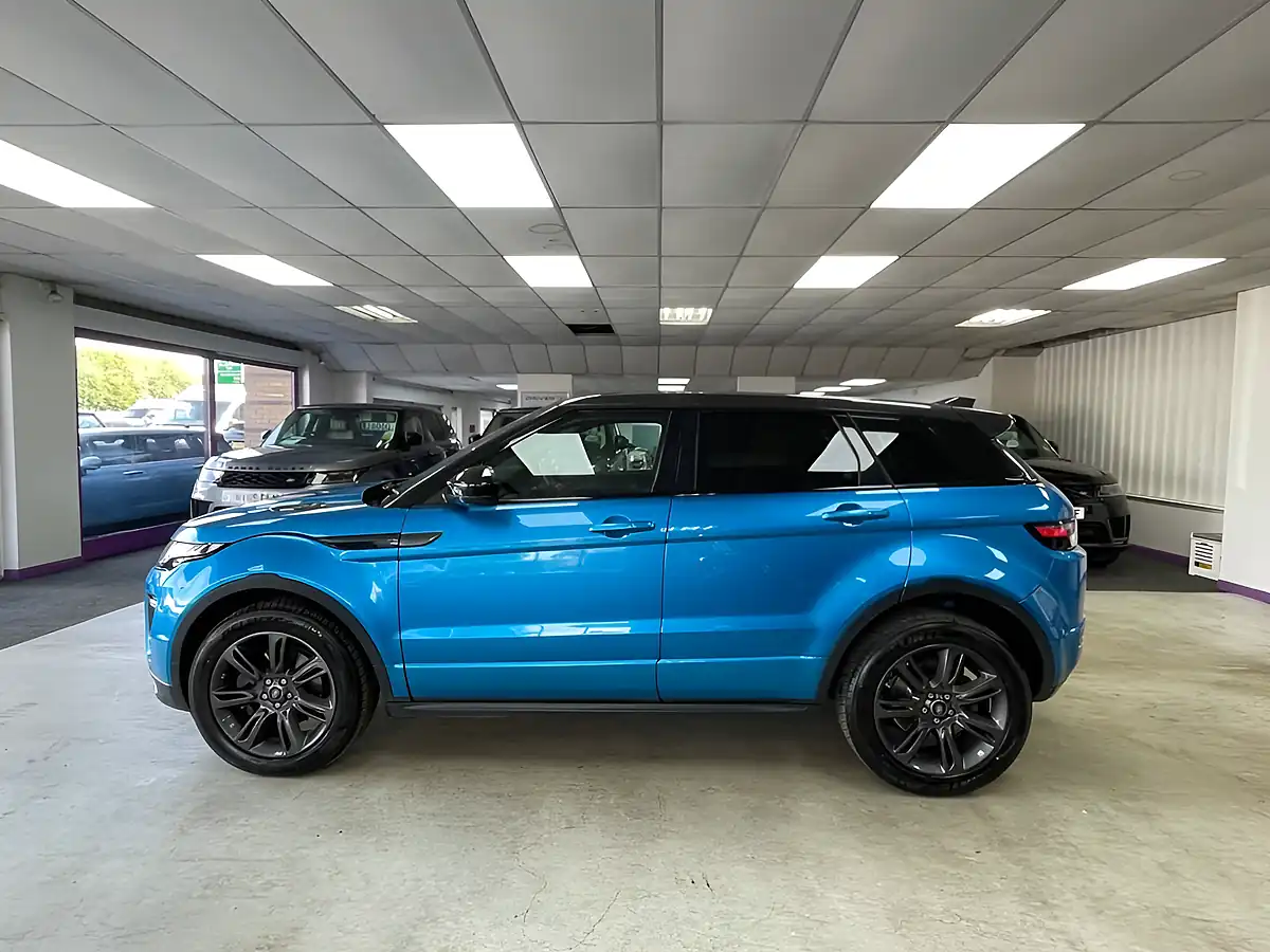 Used 2018 Land Rover Range Rover Evoque Landmark Moraine Blue - Interior and Exterior details 10
