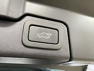 Used 2018 Land Rover Range Rover Evoque Landmark Moraine Blue - Interior and Exterior details 12