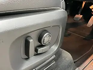 Used 2018 Land Rover Range Rover Evoque Landmark Moraine Blue - Interior and Exterior details 16