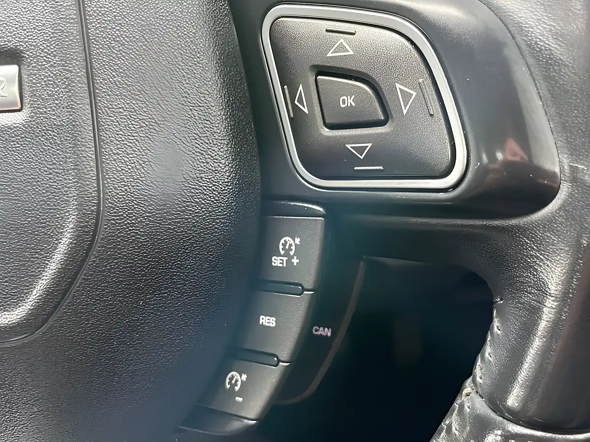 Used 2018 Land Rover Range Rover Evoque Landmark Moraine Blue - Interior and Exterior details 17