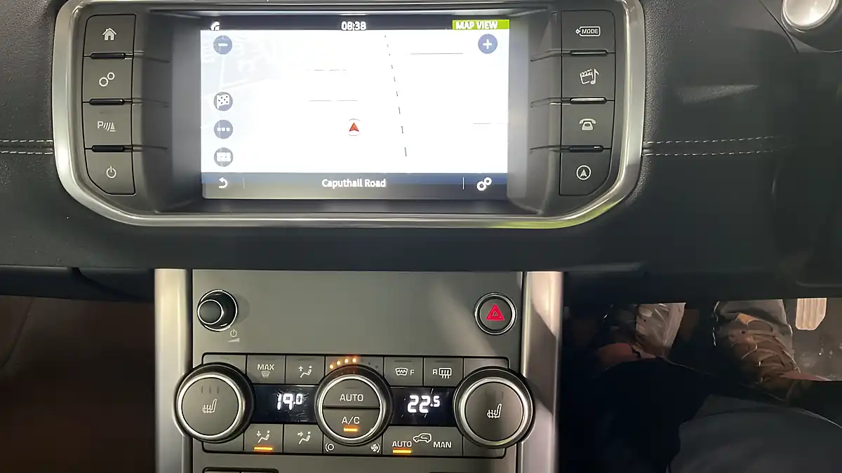 Used 2018 Land Rover Range Rover Evoque Landmark Red - Interior and Exterior details 9