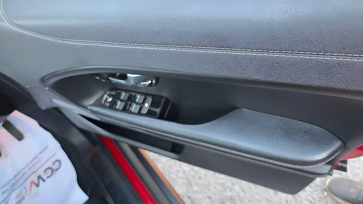 Used 2018 Land Rover Range Rover Evoque Landmark Red - Interior and Exterior details 12
