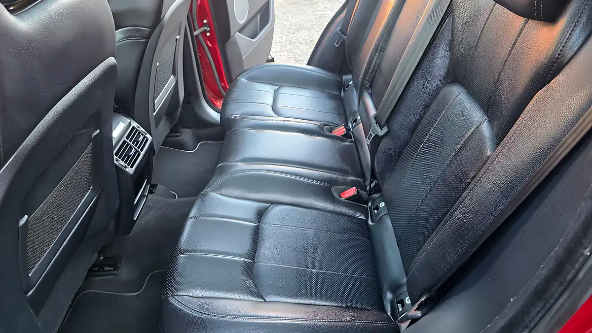 Used 2018 Land Rover Range Rover Evoque Landmark Red - Interior and Exterior details 17