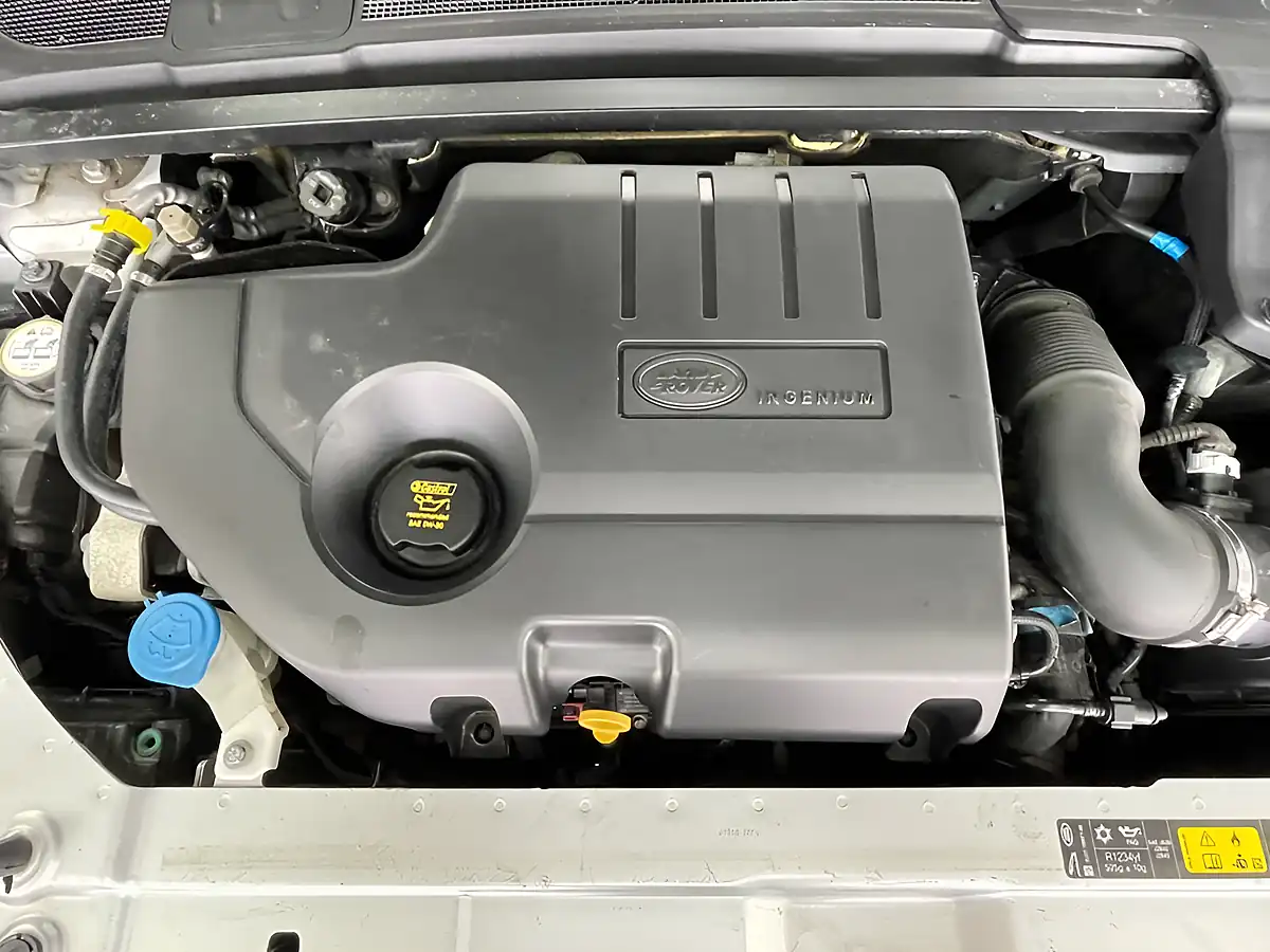 Used 2018 Land Rover Range Rover Evoque Landmark Silver - Interior and Exterior details 12